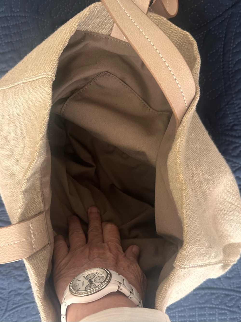 Margot purse Neutral Two-Tone Straw Tote with Tassel Detail - Picture 4 of 8